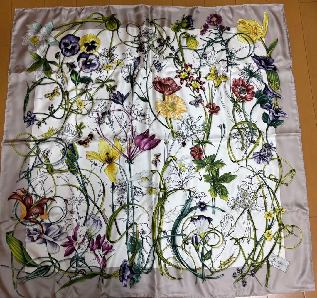 Gucci 花柄 大判　スカーフ