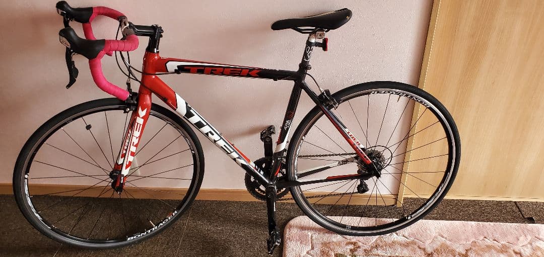 Trek ロードバイク サイズ54　　ホイールジャンク