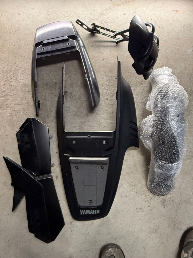 最終値下げ本日までTW225 TW200 テールカウル サイドカバー