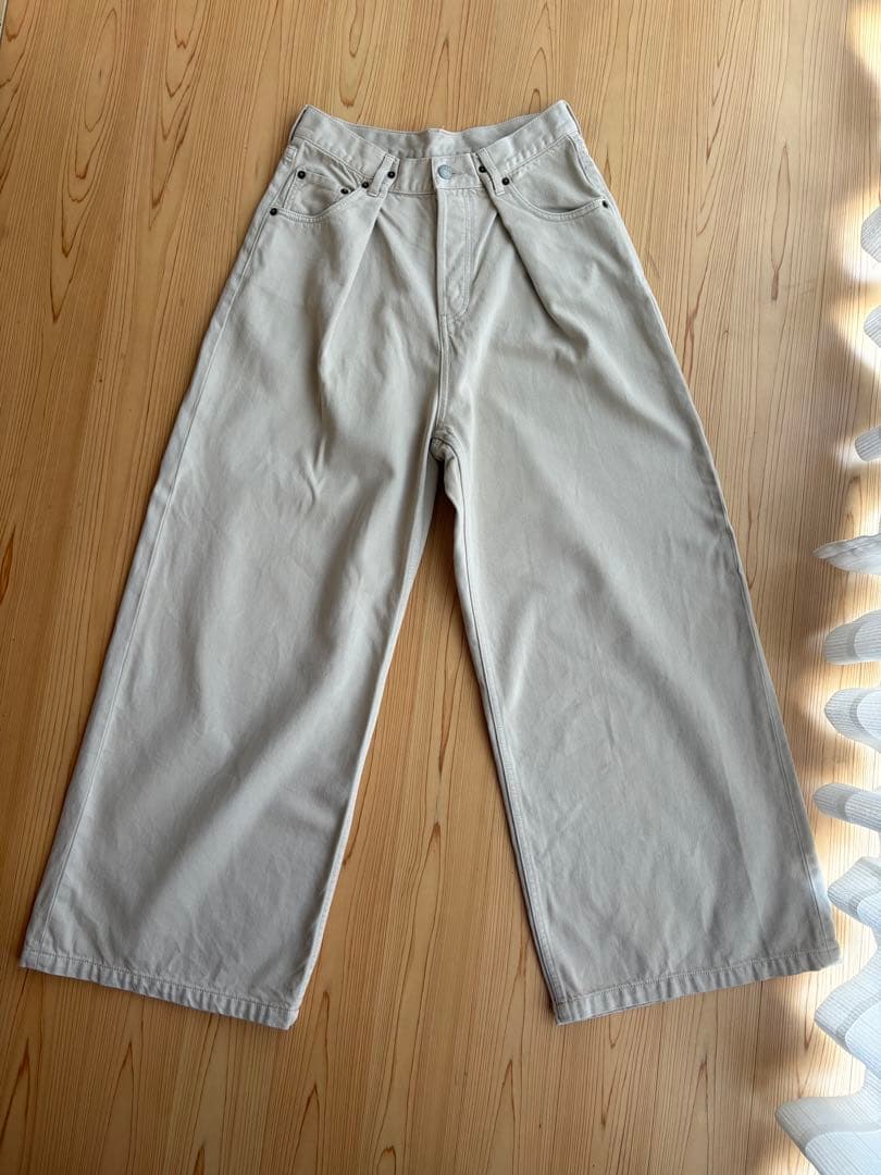 美品！ウィムガゼット　デニムタックパンツ
