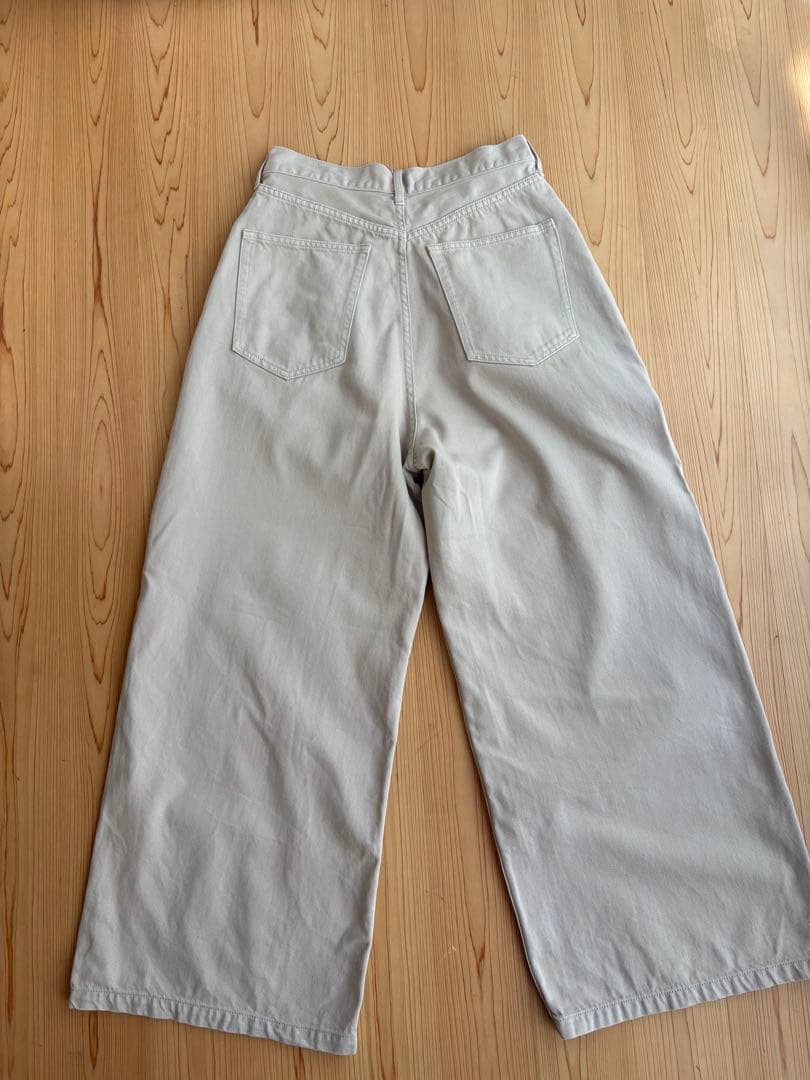 美品！ウィムガゼット　デニムタックパンツ