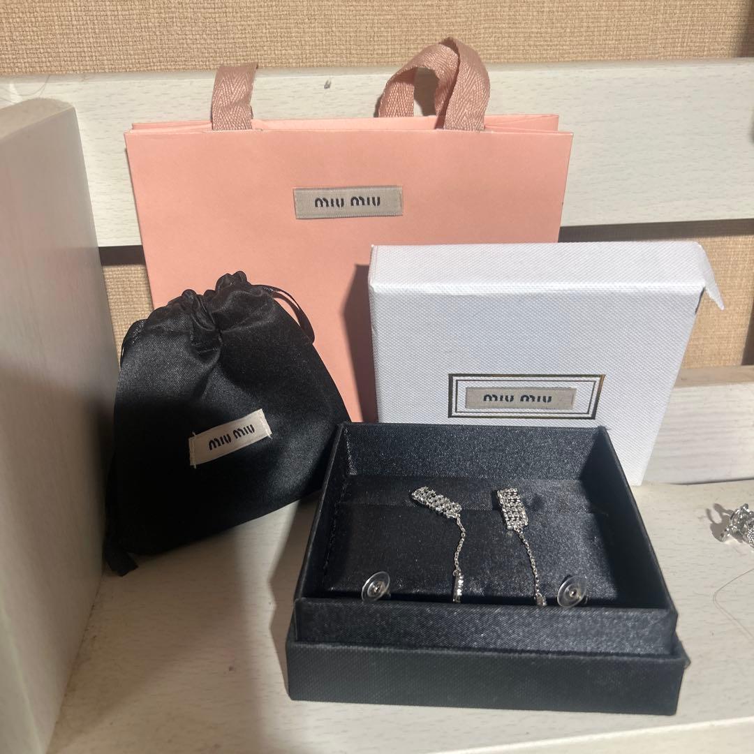 miumiuピアス