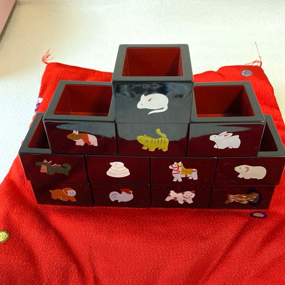 十二支升飾り 縮緬座布団 正月セット 祝い席 祝杯 酒杯 盃分 漆調 千福万来