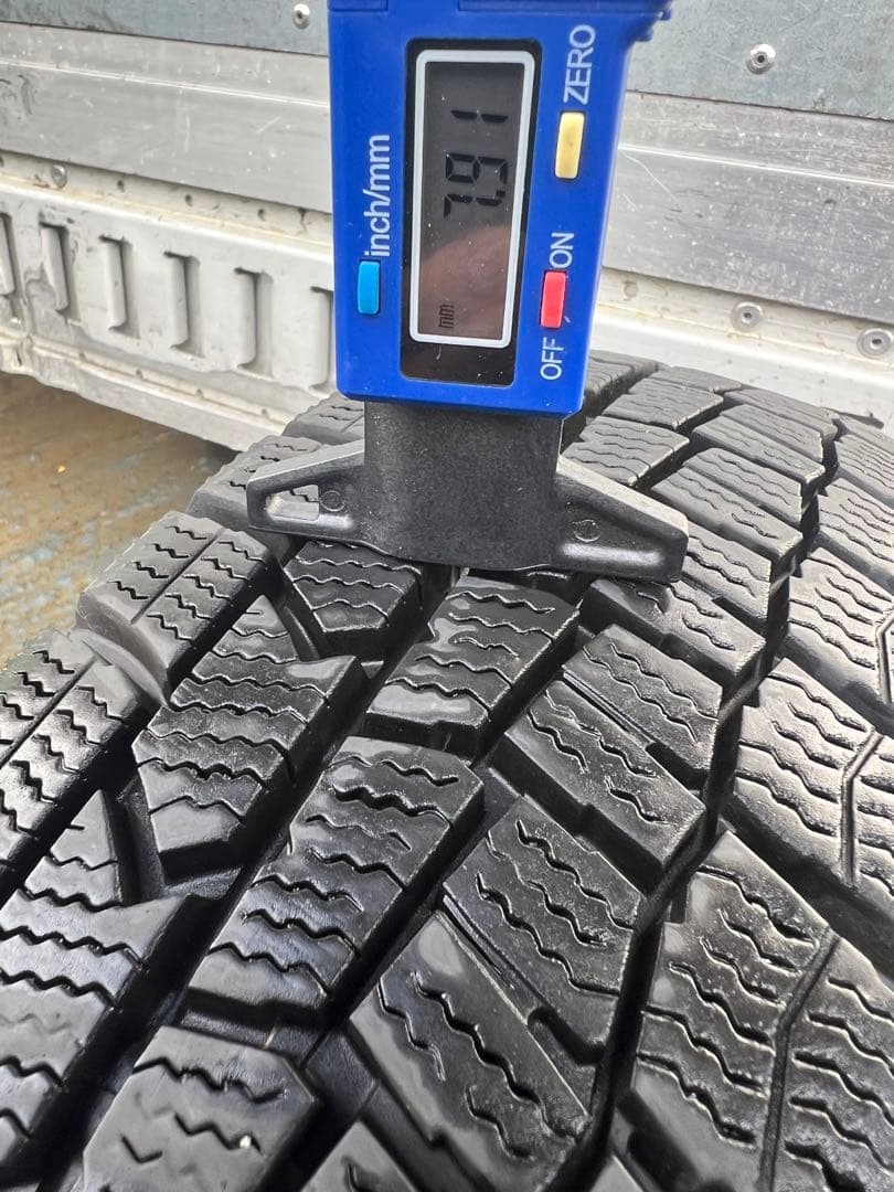 ダンロップスタッドレス155／65R14 75Q深溝