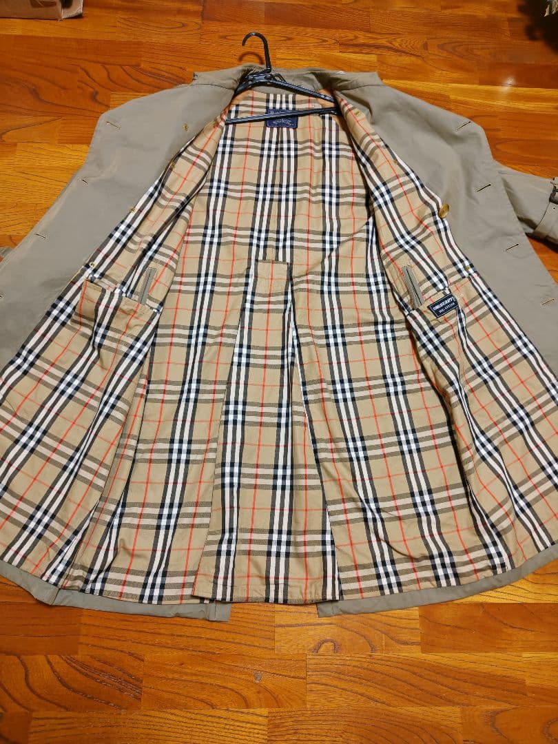 アスナ　Burberry ステンカラーコート