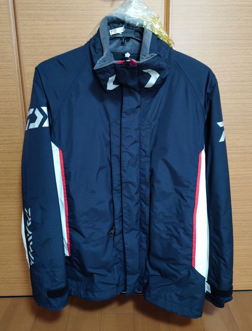 ★　ダイワ　防寒スーツ上下セット　★　サイズＬ　中古美品　クリーニング済