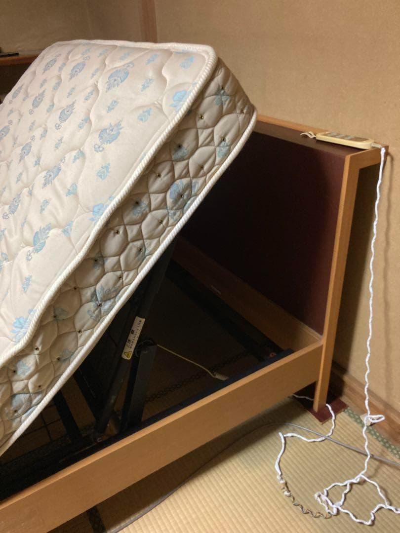 介護用フランスベッド　リモコン操作可