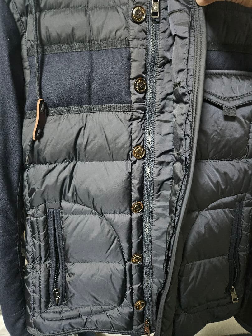 MONCLER モンクレール　黒 ダウンジャケット フード付き