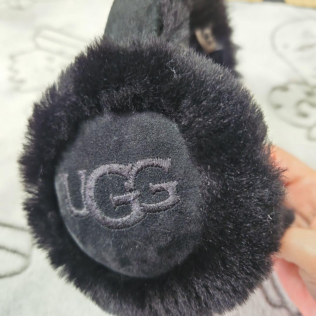 ugg イヤーマフラー　ブラック