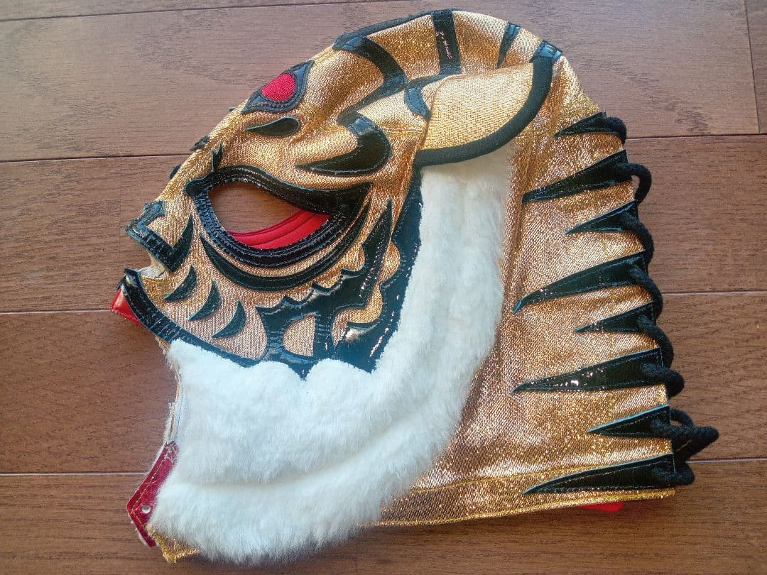 ト*ー様 値下げ！タイガーマスク試合用マスク (伝説)3代目タイガー・金本浩二サ