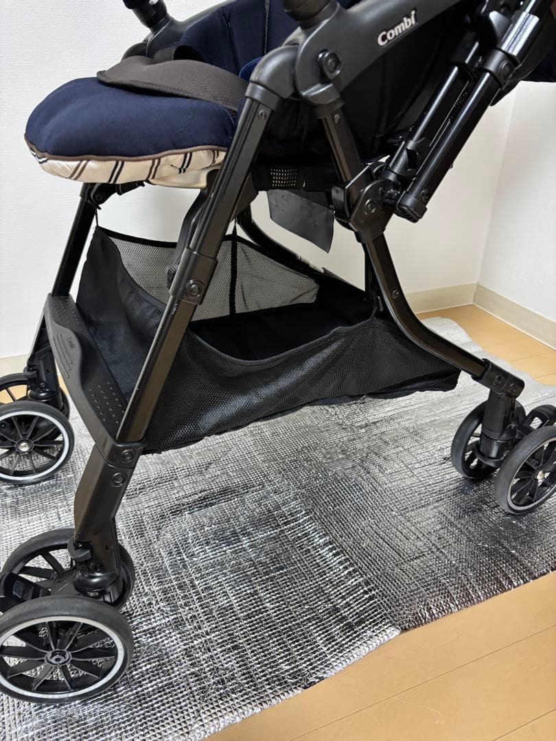 Combi ベビーカー　CWL スゴカル 4キャス　コンパクト