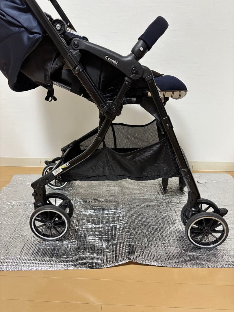 Combi ベビーカー　CWL スゴカル 4キャス　コンパクト