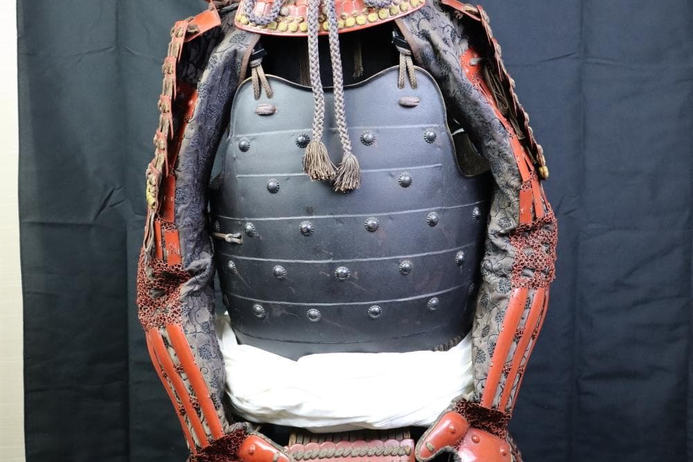 BLACK　赤備当世具足　丸武工房（光忍）制作甲冑　等身大