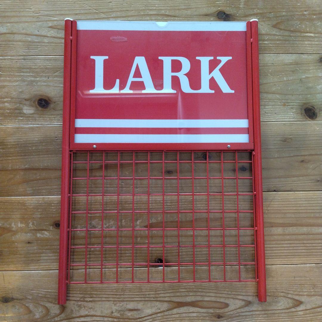 LARK たばこ　什器