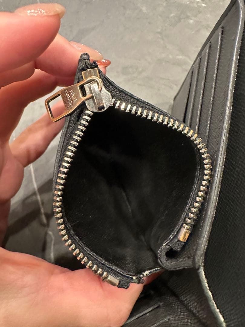 正規品　ルイヴィトン　ポルトフォイユ　アメリゴ　タイガ　二つ折り財布