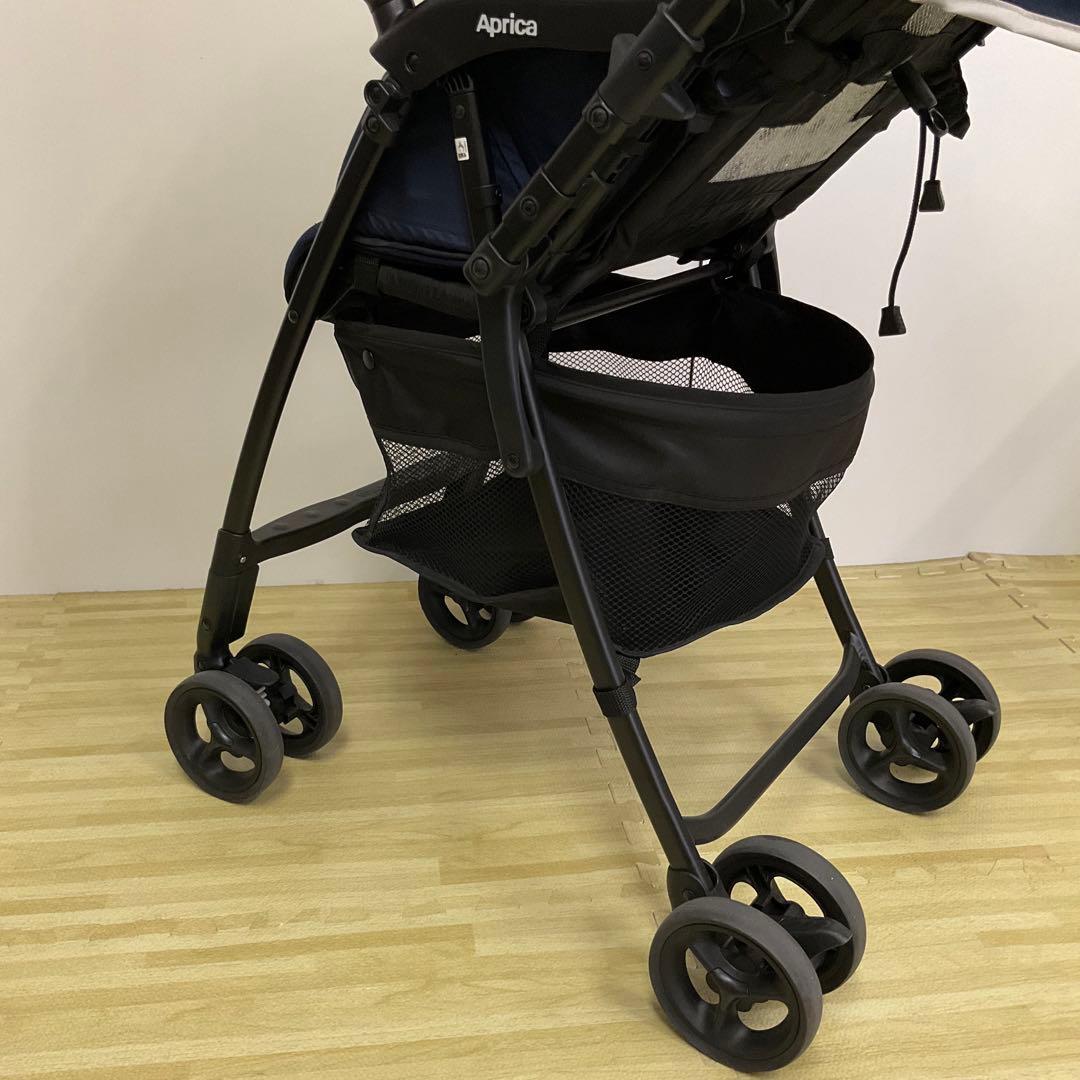 美品！アップリカ 超軽量ベビーカー カルーンエアー AB カラフルドットネイビー