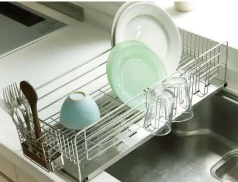 収納量を増やせるトレー付き 水切りラック 幅23cm