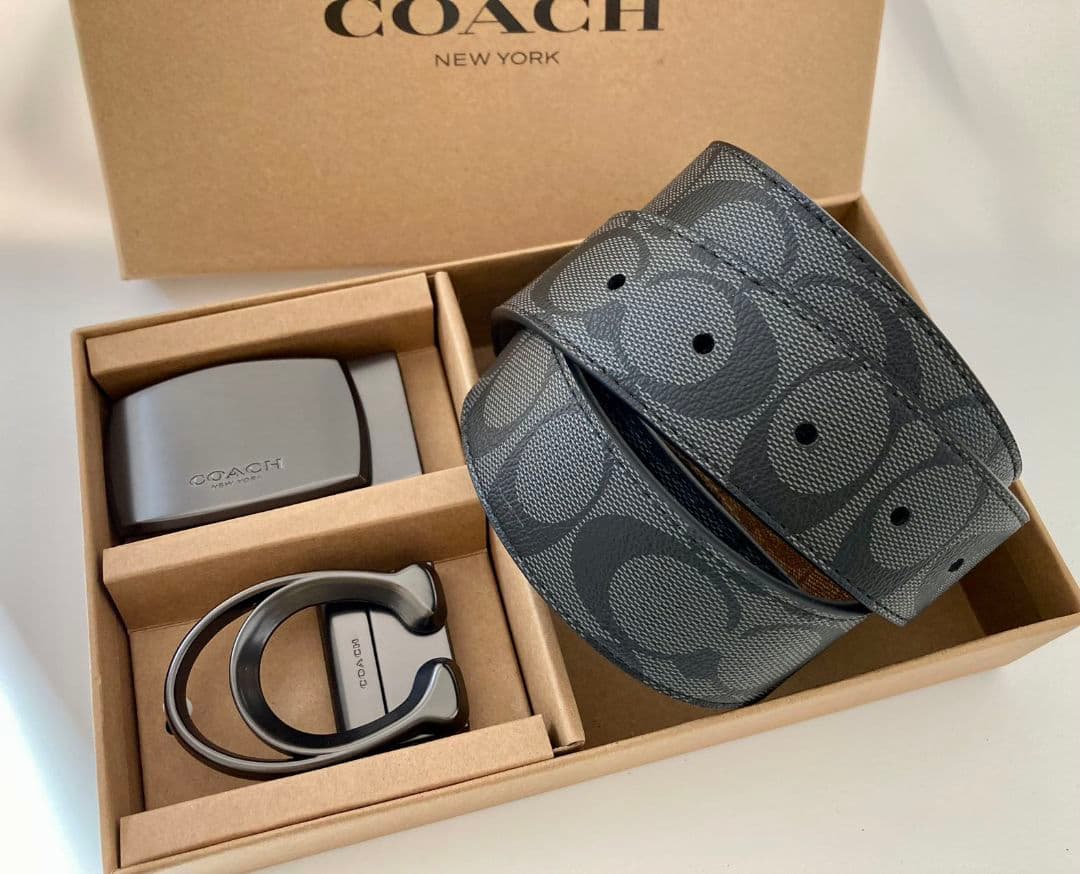 SALE♪コーチ　新品　リバーシブル　シグネチャー　バックル回転ベルト
