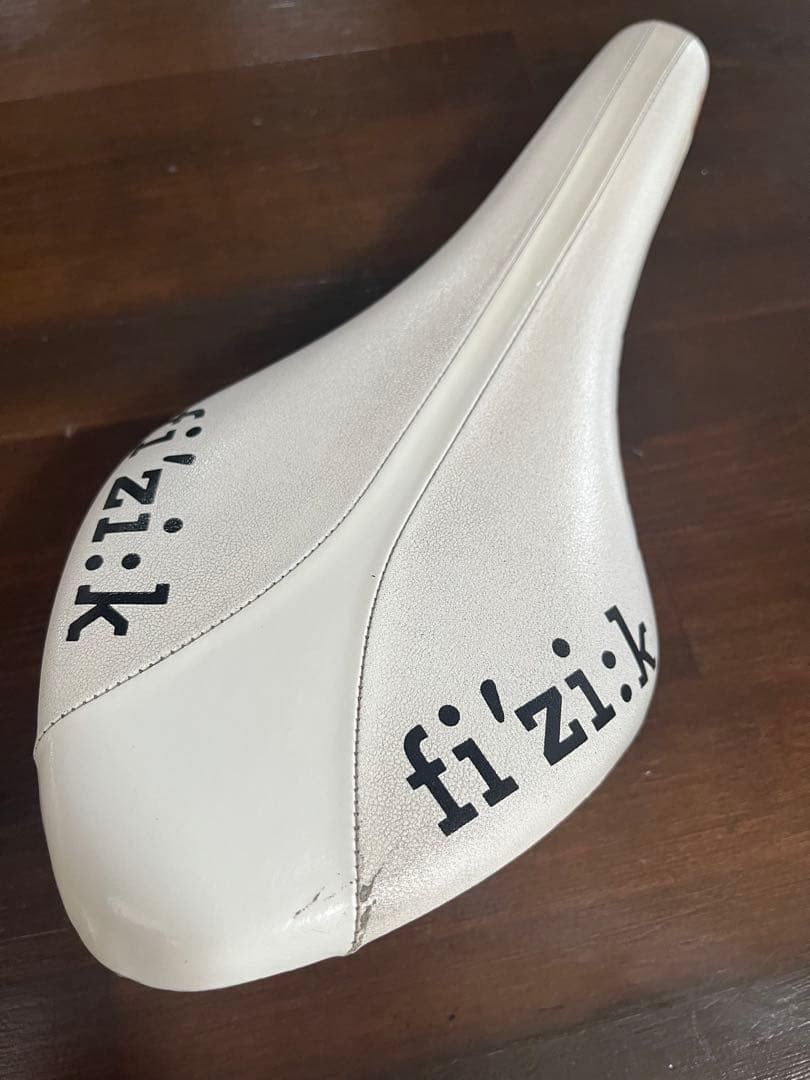 fi'zi:k airone カーボンブレードレール