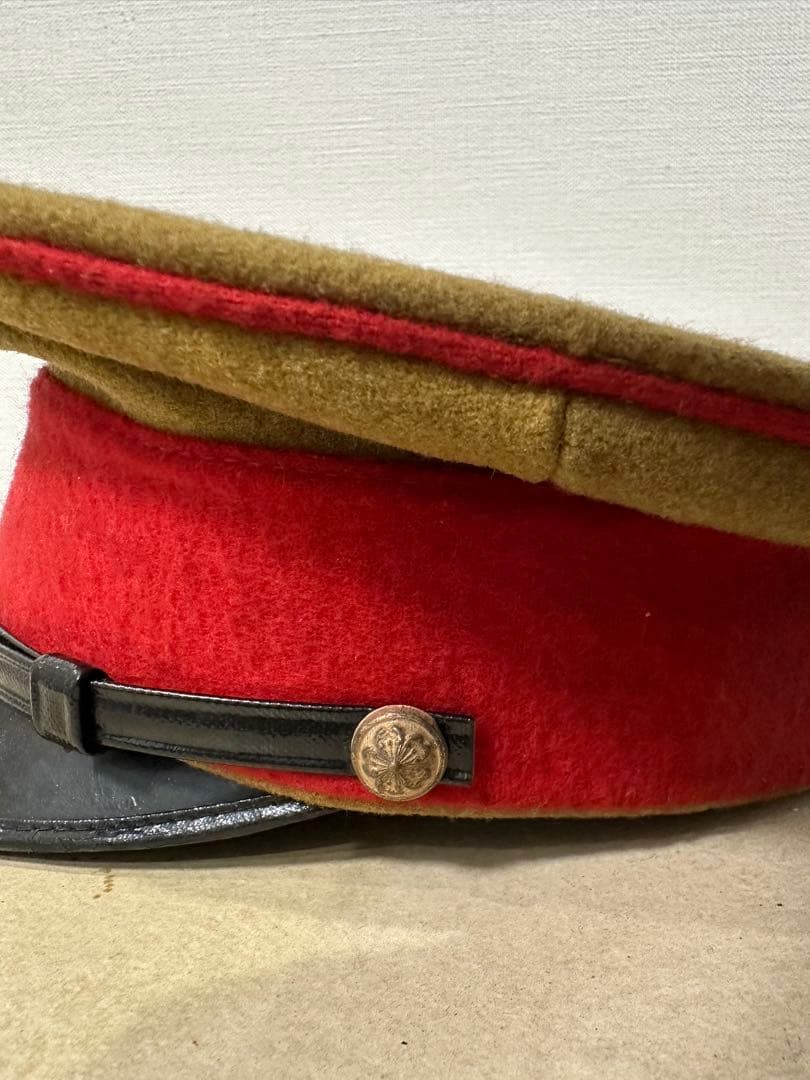 軍帽 赤と緑 星バッジ付き 帽子ケース付き