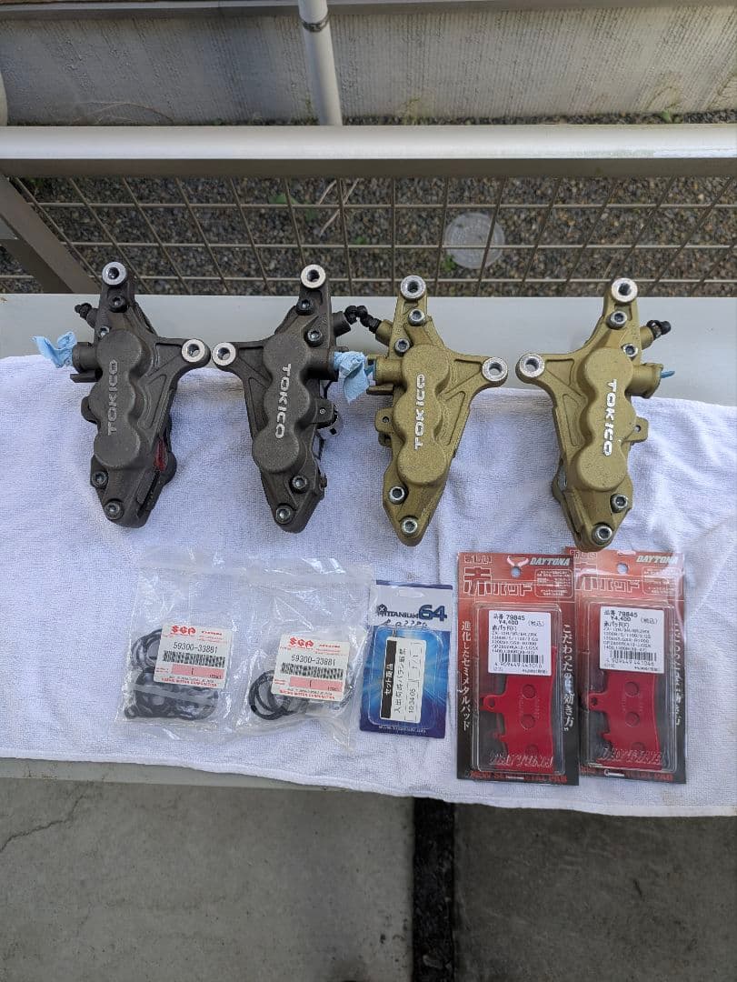 ZRX1100 GPZ900R TOKICO 6ポットキャリパー左右　２セット