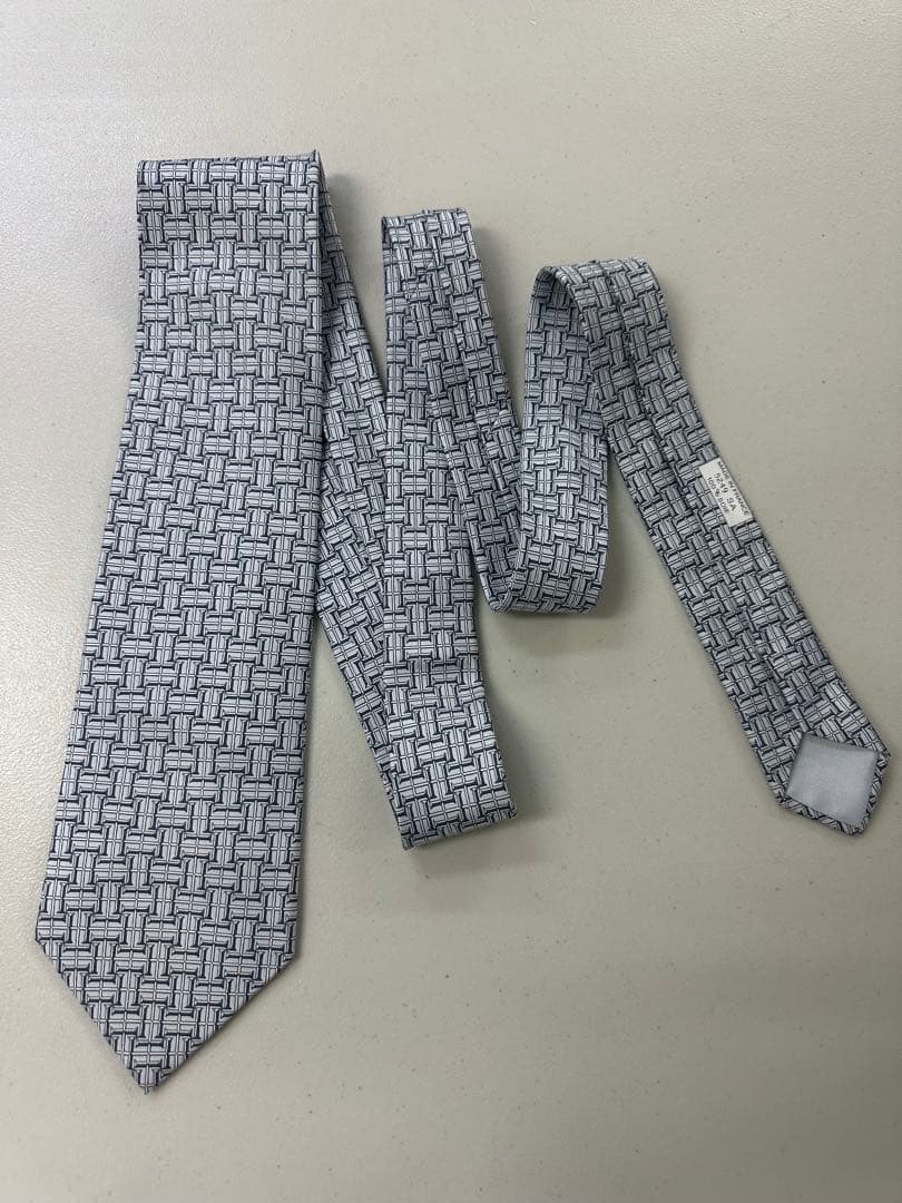 新品　HERMES ネクタイ ハイブランド H柄　 シルバー　グレー