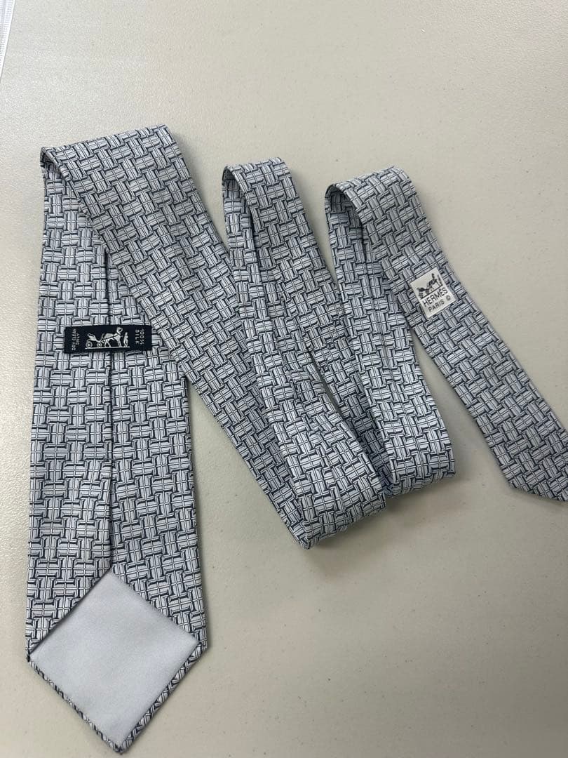新品　HERMES ネクタイ ハイブランド H柄　 シルバー　グレー