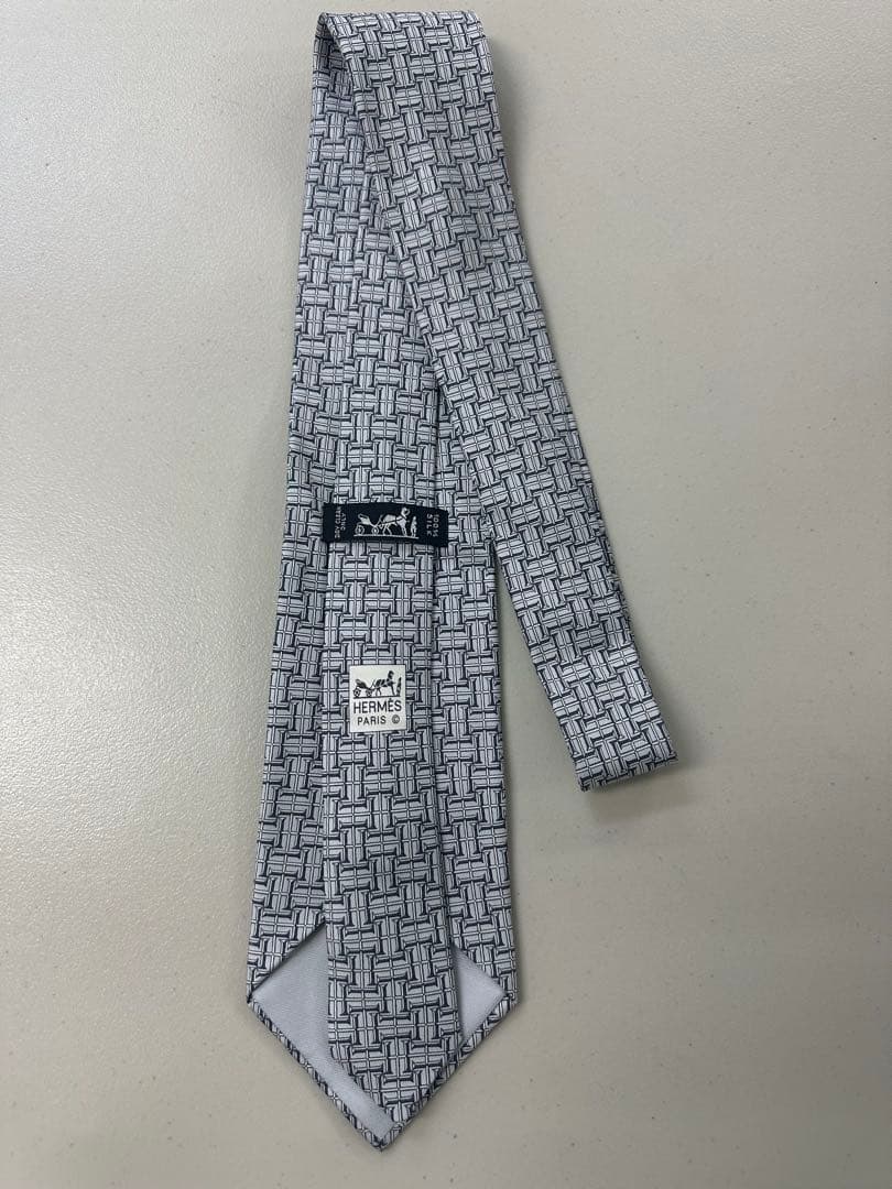 新品　HERMES ネクタイ ハイブランド H柄　 シルバー　グレー