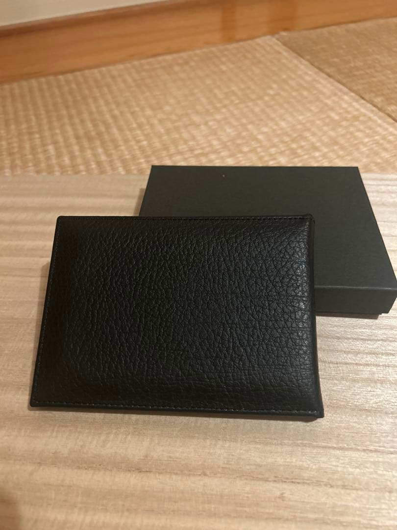 黒レザー二つ折りフォトフレーム