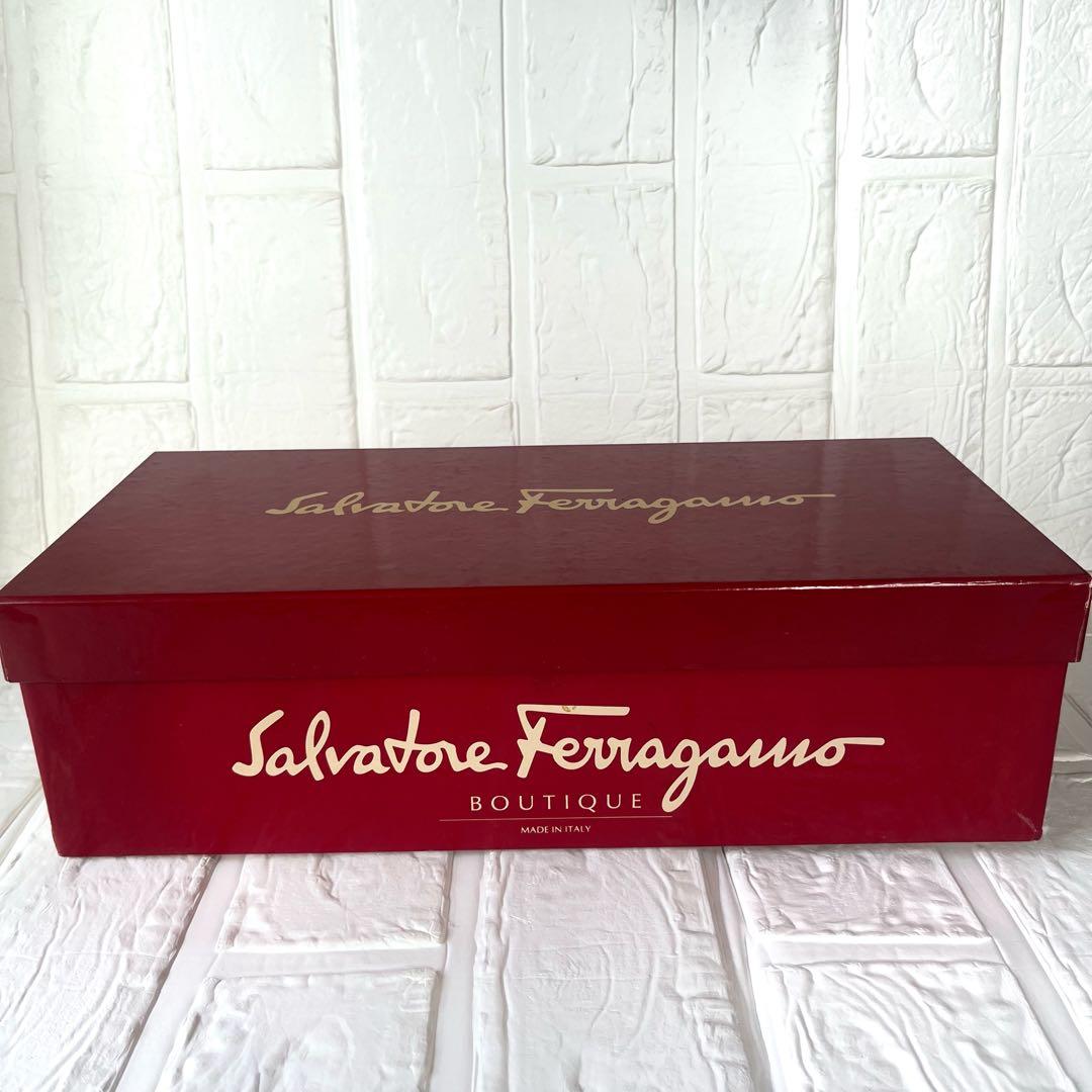 Salvatore Ferragamo フェラガモ ブラックパンプス 7C