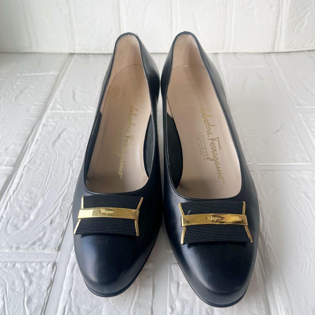 Salvatore Ferragamo フェラガモ ブラックパンプス 7C