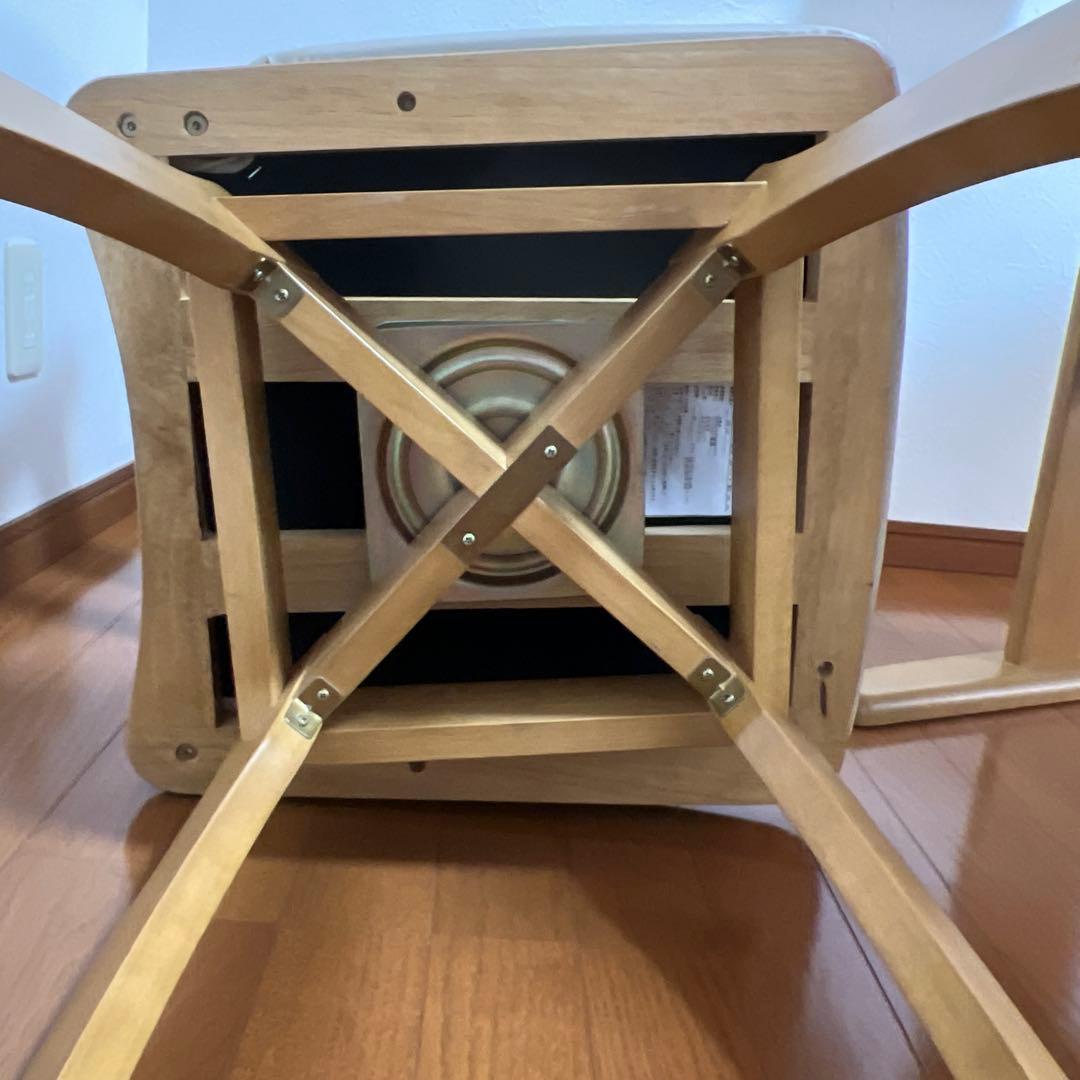 【引取り頂ける方限定】木製ダイニングテーブルと回転椅子2脚セット☆