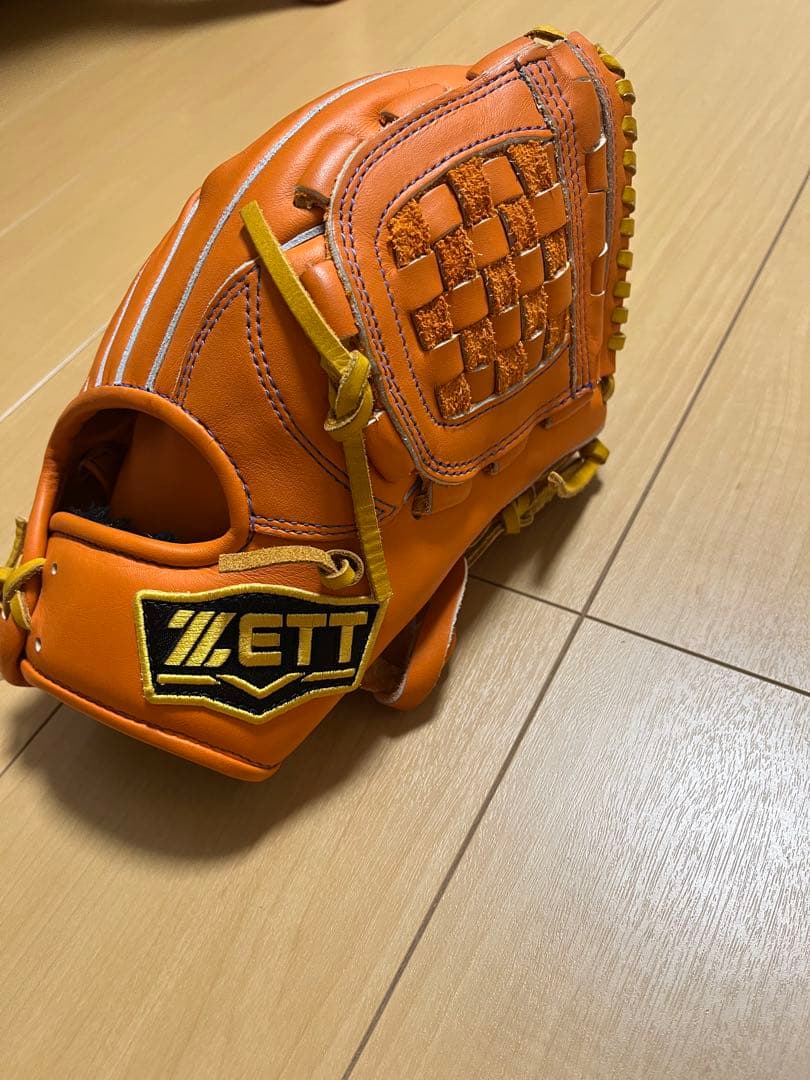 西武ライオンズ　源田壮亮選手　軟式グローブ