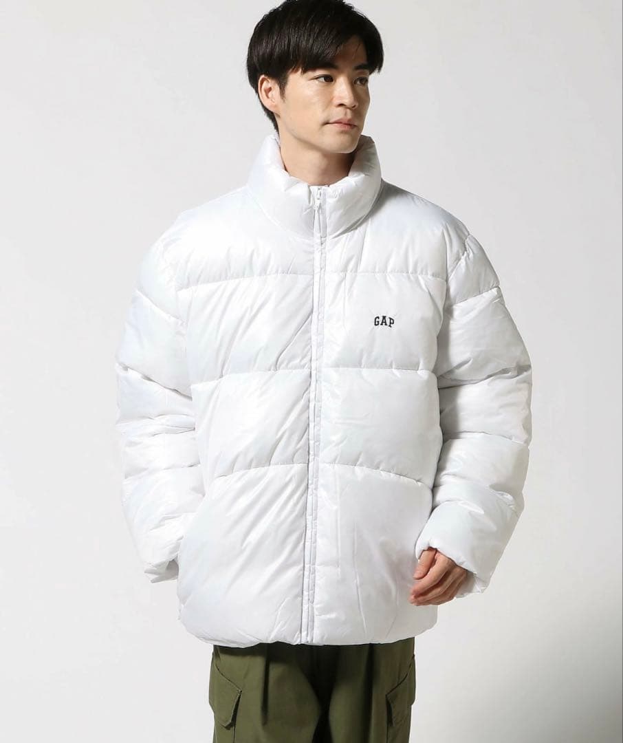 完売品！GAP ダウンジャケット ホワイト 白 ロゴ入 ダウン M