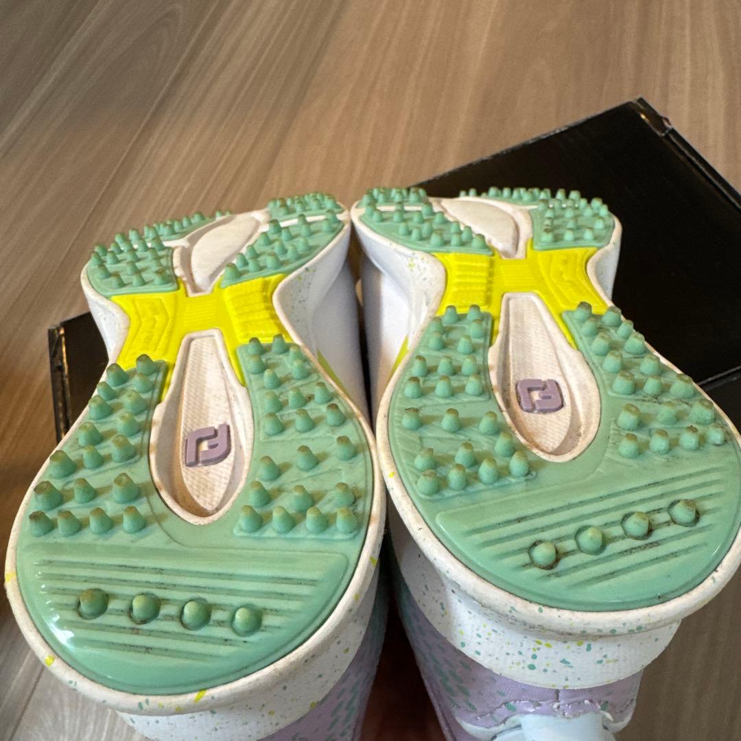 FootJoy ゴルフシューズ(女性用) ホワイト/グリーン/パープル2025年