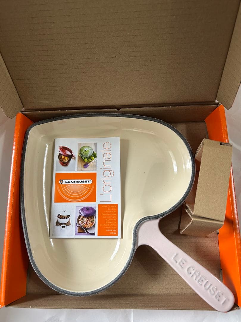 LE CREUSET おまけ付き　ハート型スキレット26cm