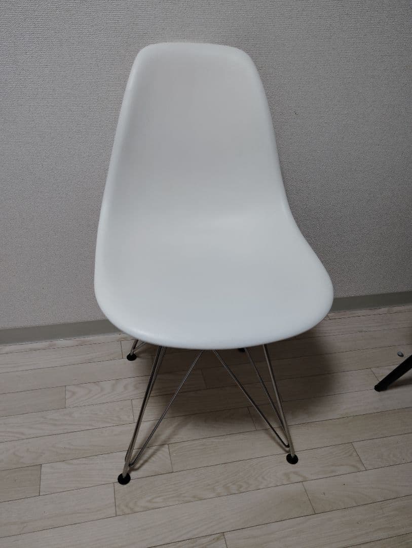 イームズ 　シェルチェア　DSR ホワイト