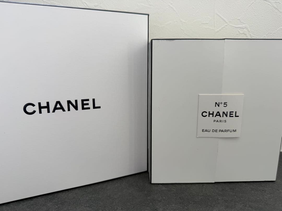 CHANEL N°5 Eau de Parfum 特別限定版　シャネルナンバー5