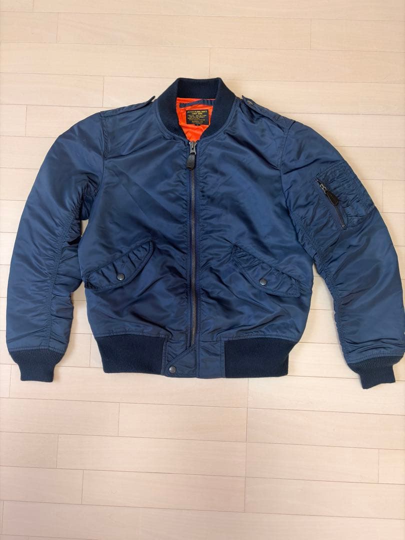 正規品　AVIREX MA-1 フライトジャケット ネイビー