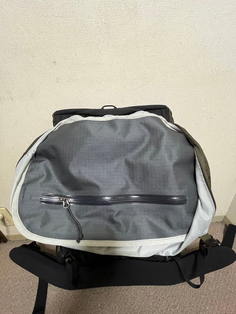 BORA AR 75 バックパック オリーブグリーン