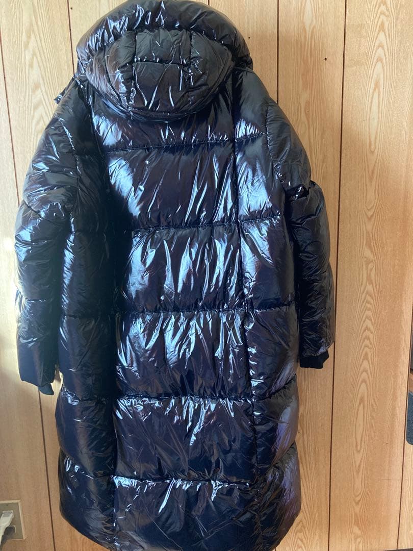 完売品　ZARA ザラ　エナメルダウンジャケット