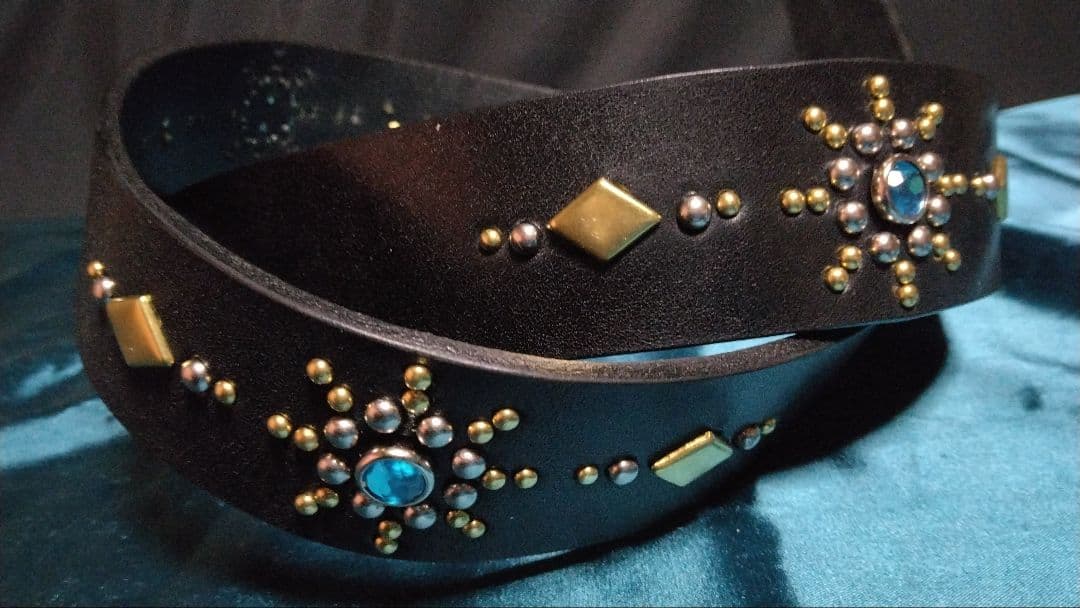 栃木レザースタッズベルトブラック ニッケル＆ブラス　アクアブルー