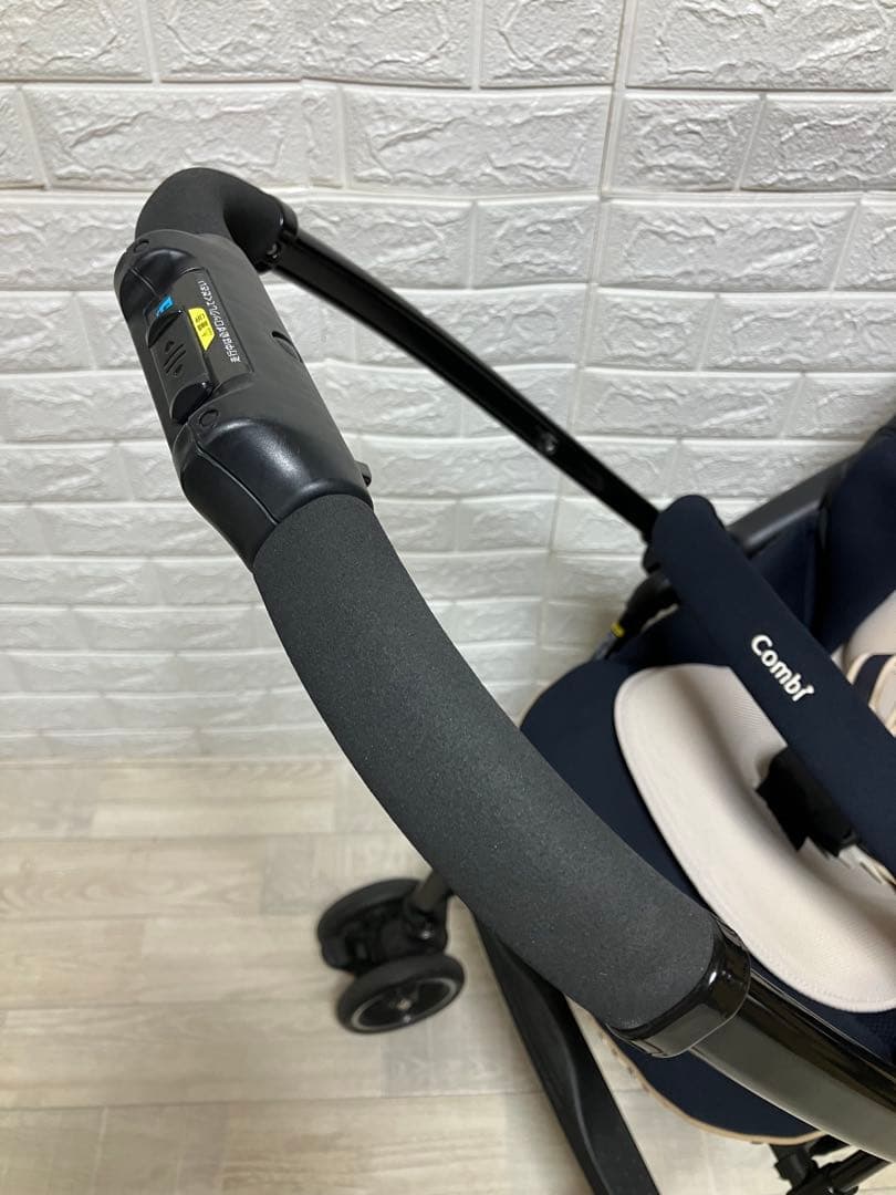 極美品！コンビ　メチャカル　オート4キャス　エッグショック　ネイビー