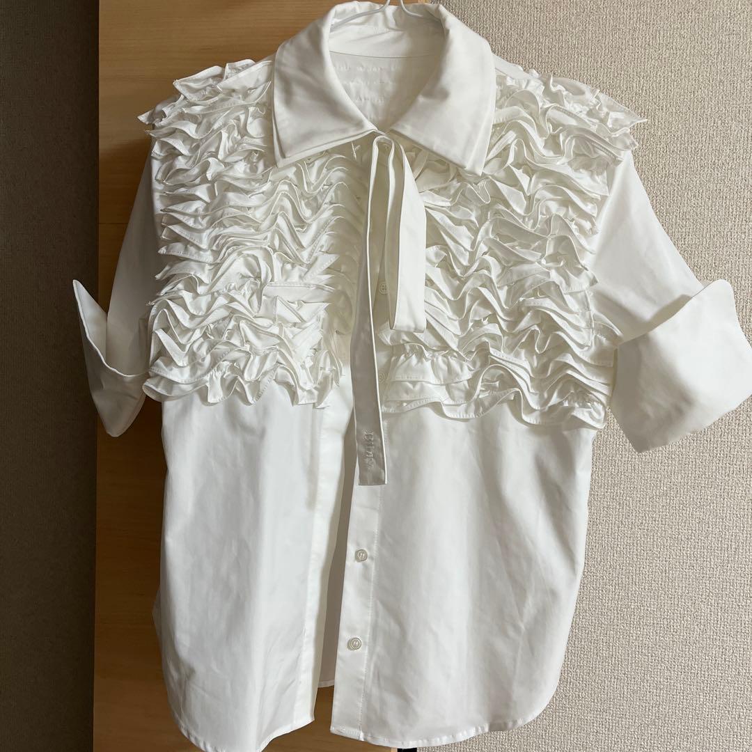 bibiy ビビー　フリル　ホワイト　シャツ 半袖