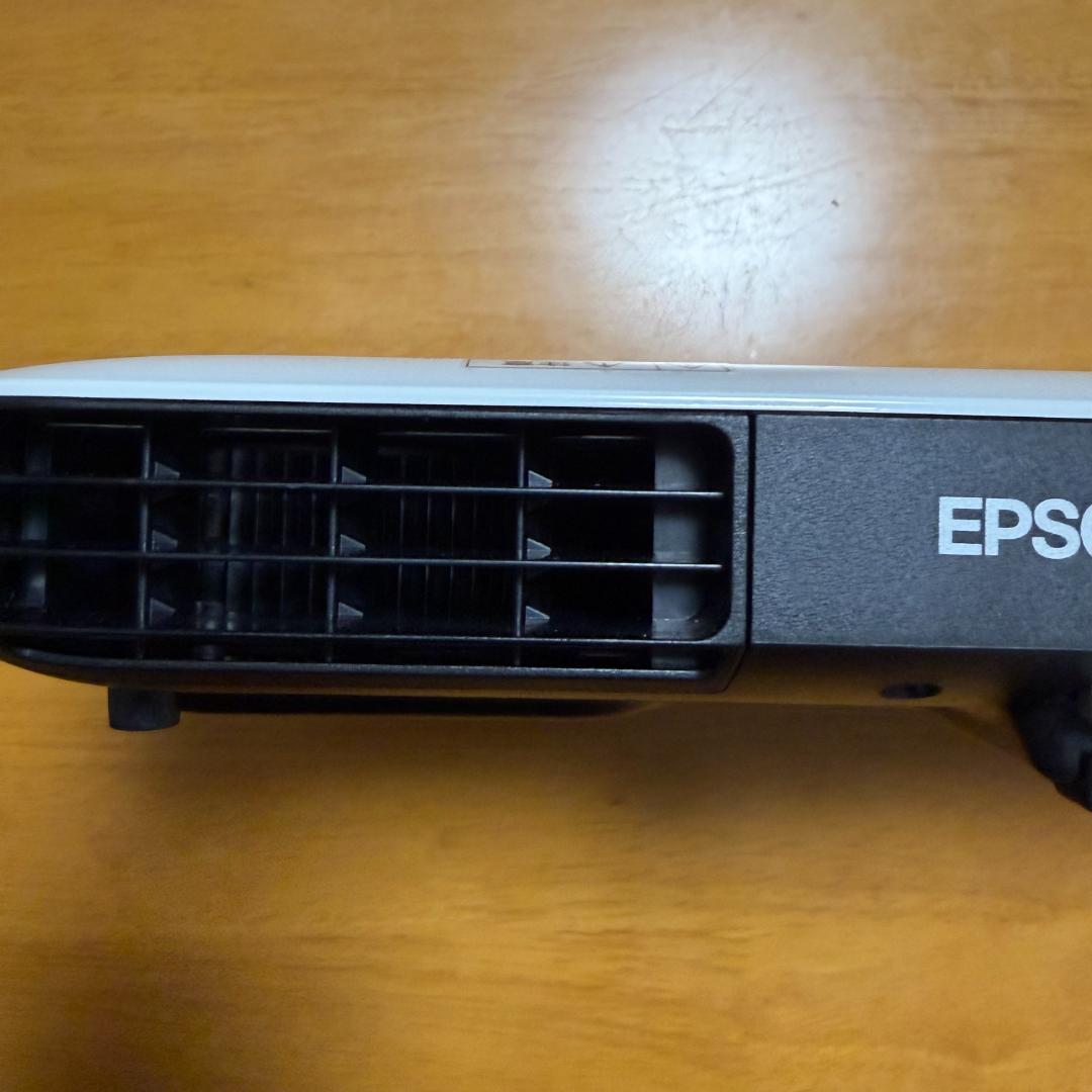 EPSON EB-1780W プロジェクター本体(ランプ使用時間:12時間）