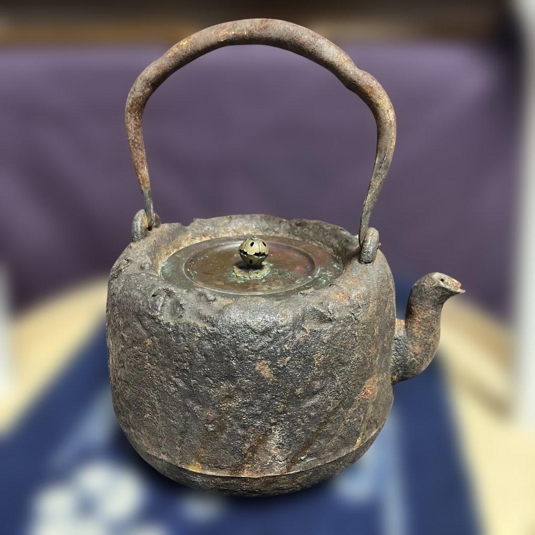 龍文堂造　鉄瓶　茶道具　煎茶道具　時代物　アンティーク　岩肌道安形銅蓋鉄瓶