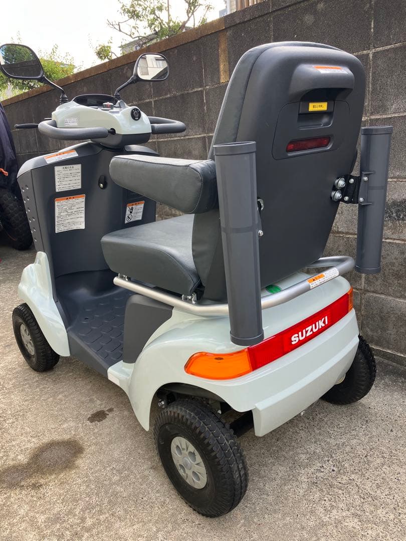 美品SUZUKI セニアカーET4Dブルー　鍵2本純正カバーステッキホルダー付き