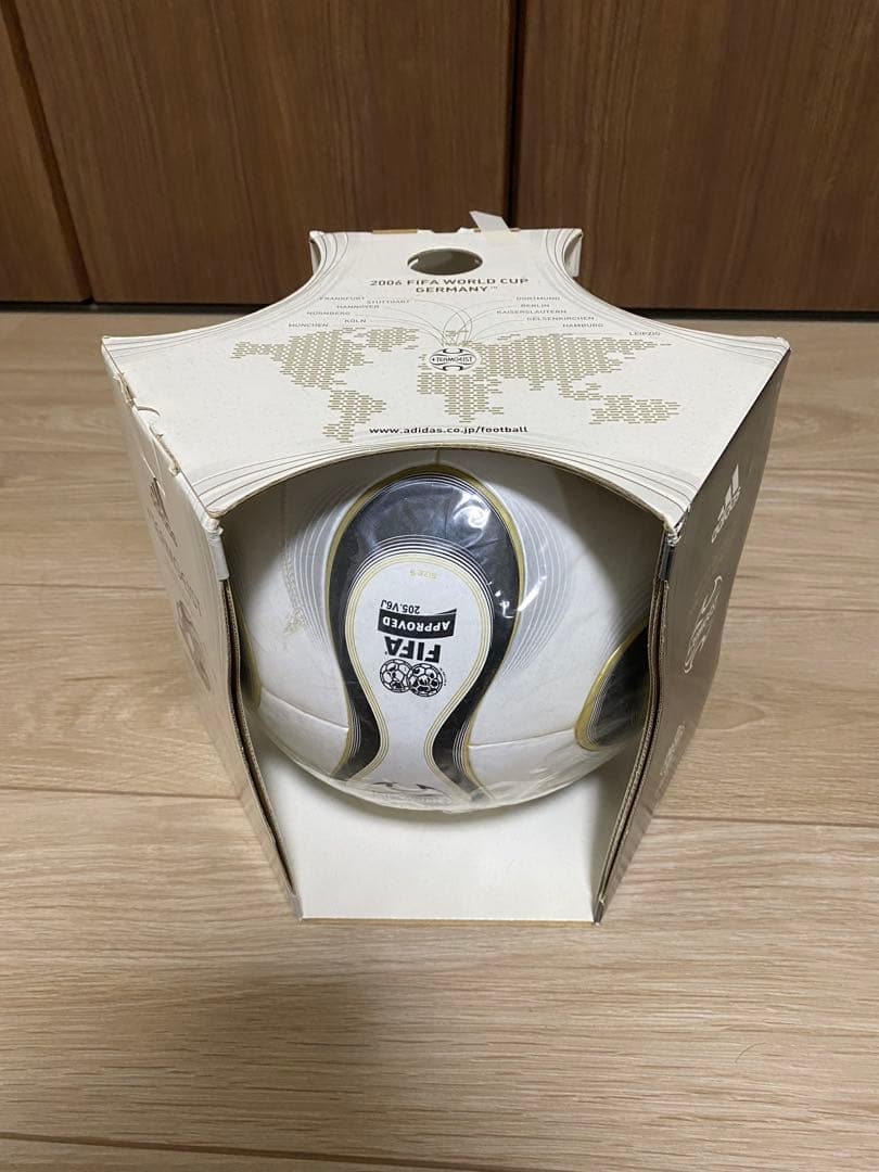 adidas TEAMGEIST 2006年 ドイツワールドカップ公式球　④
