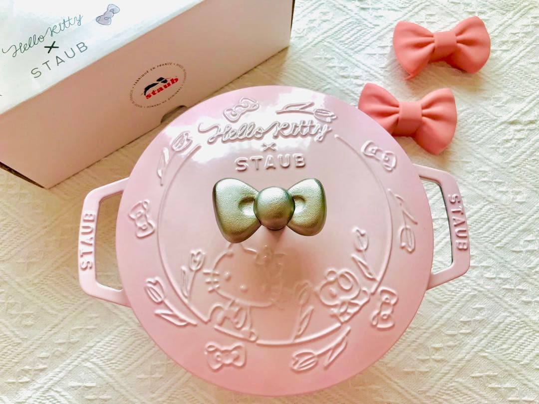 staub ストウブ 20cm 海外限定ハローキティコラボ　ワナベ ソルベローズ
