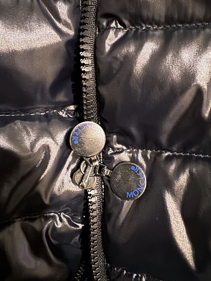 モンクレールダウンベストブラック0サイズ美品です